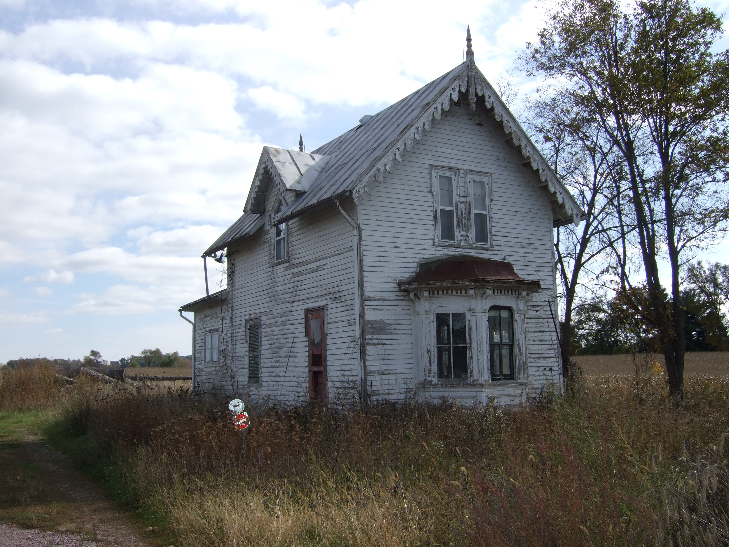 abandoned farmhouse poem summary