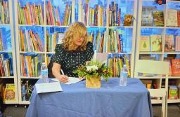 Frankie Rollins at a book signing for Do You Feel Like Writing? A Creative Guide To Artistic Confidence